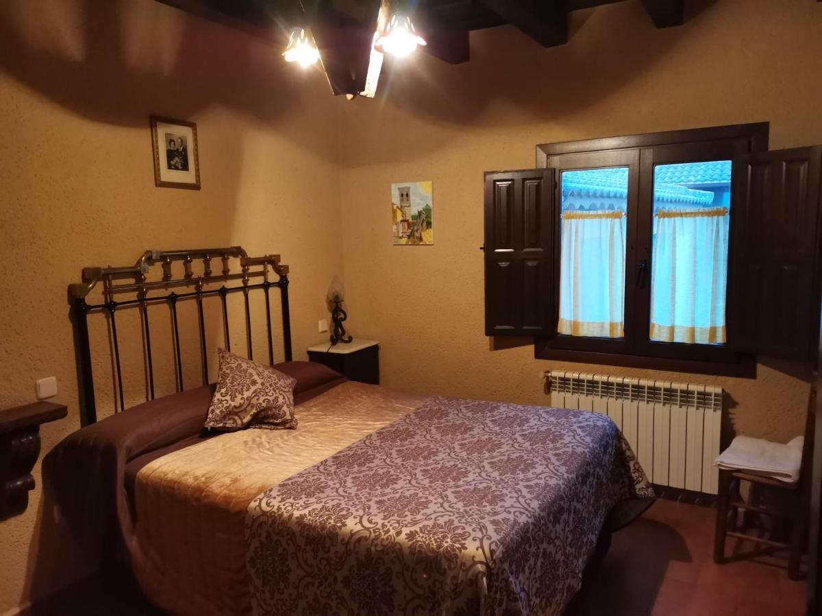 Casa Rural La Casa De Los Pollos Turrubuelo Esterno foto