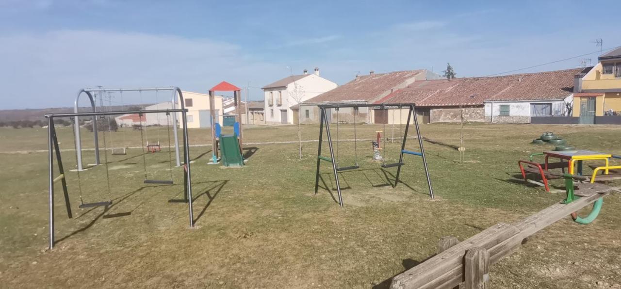 Casa Rural La Casa De Los Pollos Turrubuelo Esterno foto